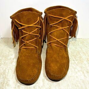 Minnetonka Women's 9 Moccasins Suede Fringe Lace Up Ankle Boots